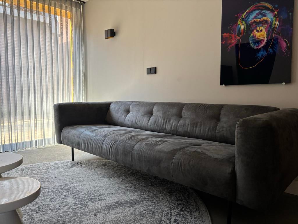 Donkergrijze 4-persoons bank VTwonen Skin, Ophalen, 75 tot 100 cm, Zo goed als nieuw, Rechte bank