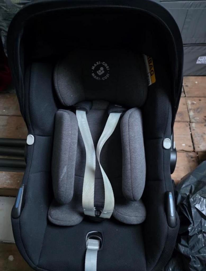 Maxi Cosi Tinca met Familyfix2 I-size base, Ophalen, Zo goed als nieuw, Isofix, 0 t/m 13 kg