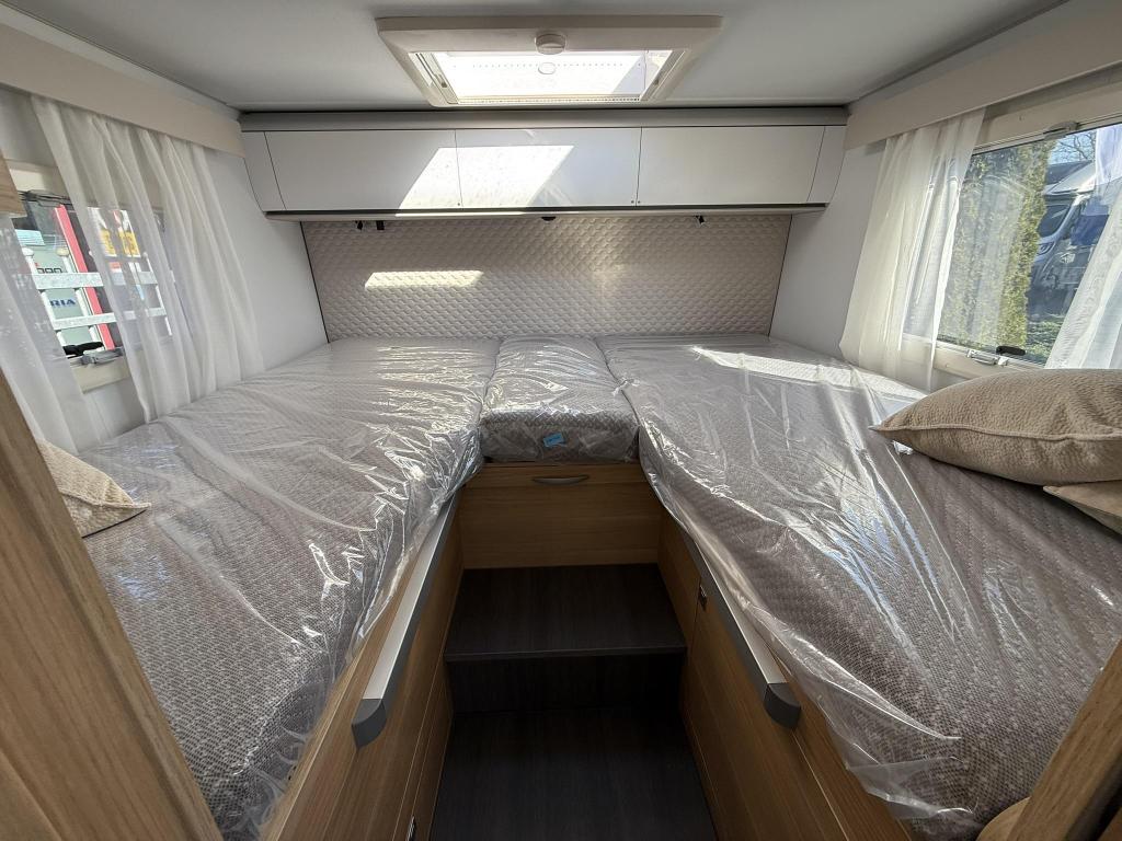 Adria Matrix Plus 670 SL - familiecamper - Automaat - 180 pk, Standaard zit, Ringverwarming, Bedrijf, Adria