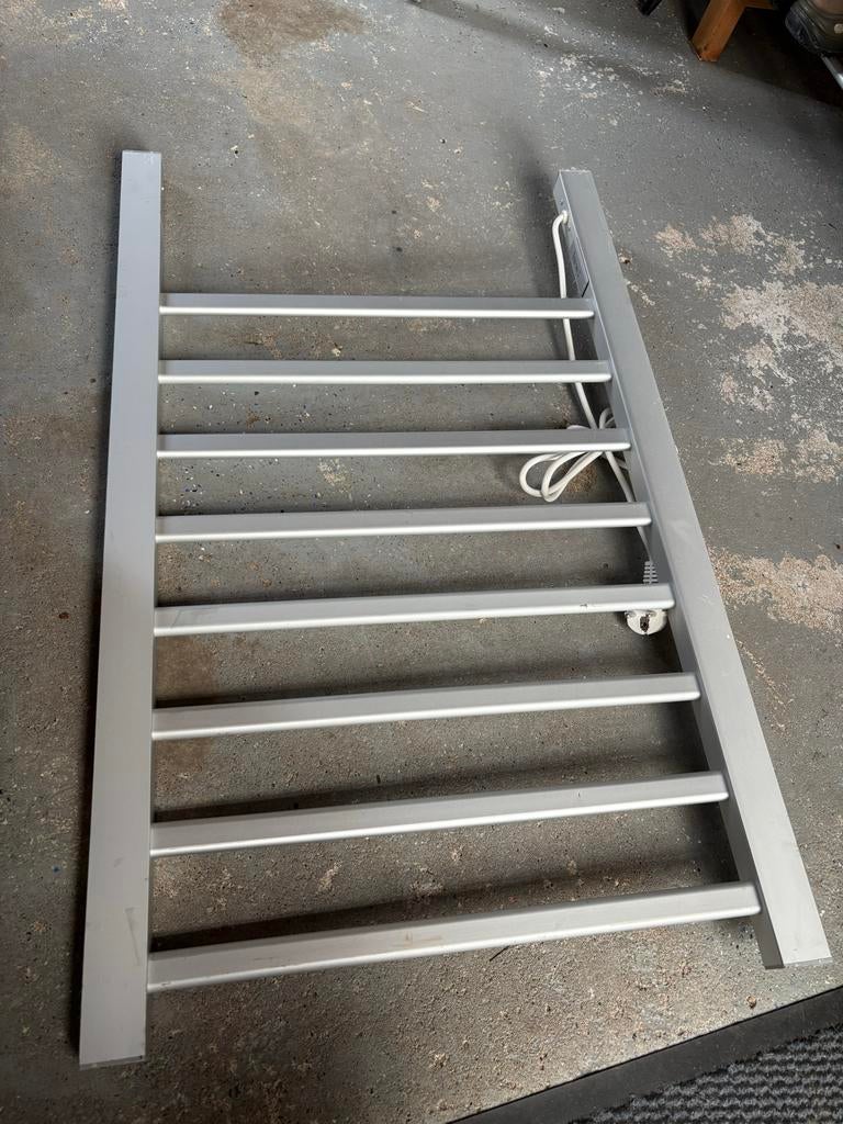 Elektrische badkamer kachel verwarming 150W nieuw, Radiator, Nieuw, Minder dan 60 cm, Ophalen of Verzenden