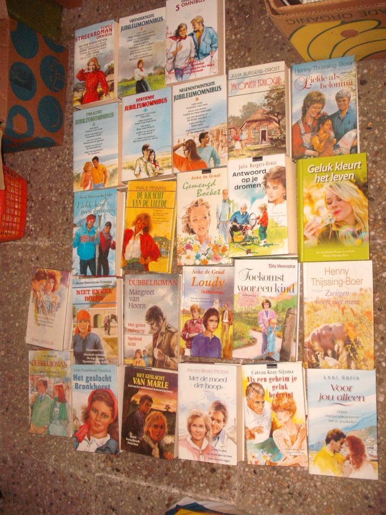 25x streekroman omnibus boeken in 1 koop opruiming!, Boeken, Ophalen, Gelezen