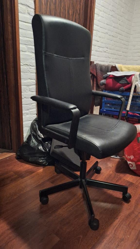 Ikea millberget bureaustoel, Huis en Inrichting, Bureaustoelen, Ophalen, Zo goed als nieuw, Zwart, Bureaustoel