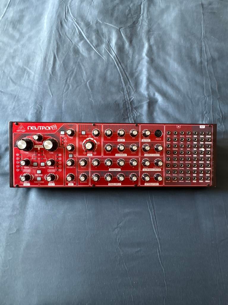 Behringer Neutron, Overige merken, Gebruikt, Met midi-aansluiting, Overige aantallen