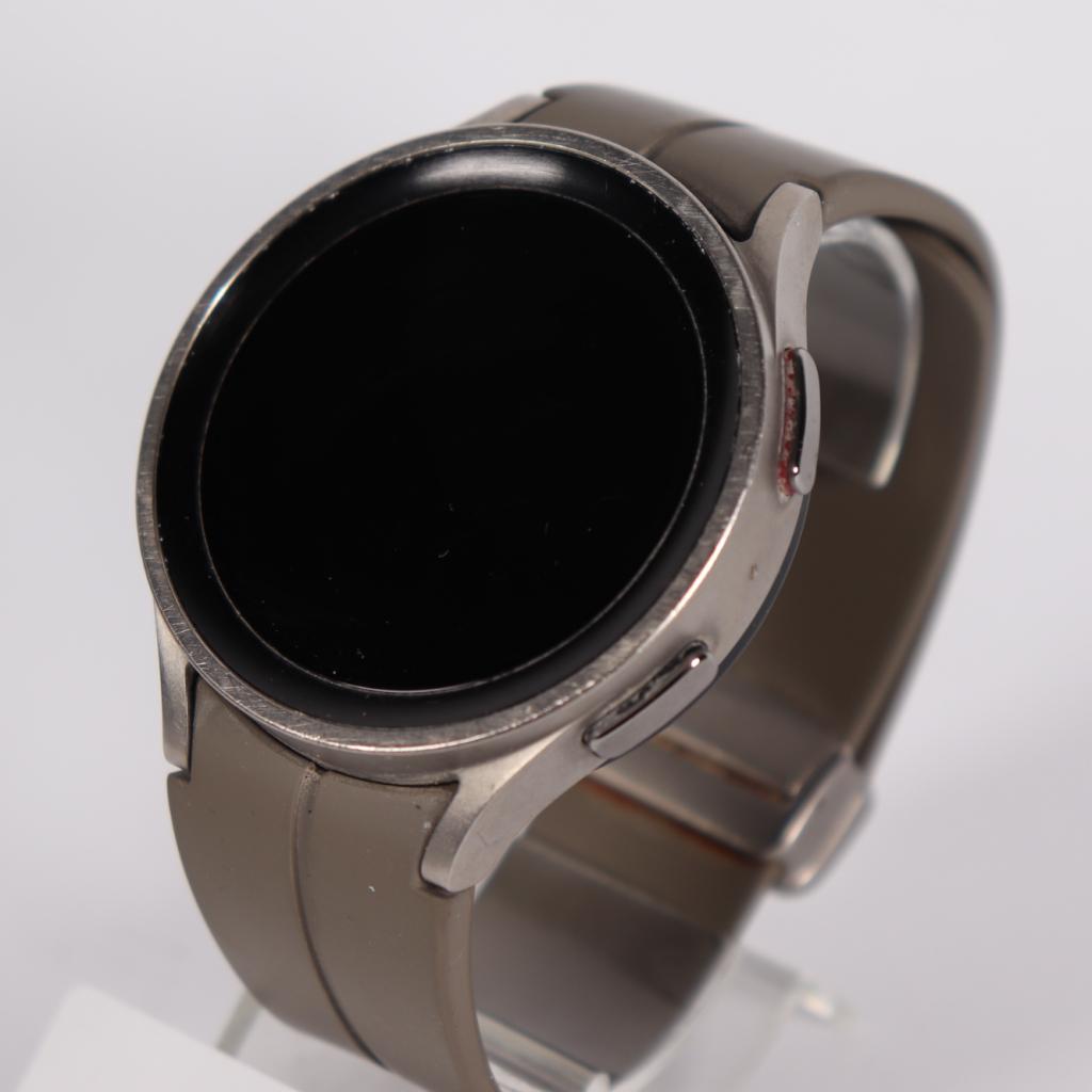 Samsung Galaxy watch 5 Pro - B Grade, Samsung, Gebruikt, Support@Samsung.com, 129, Samsung-ro, Yeongtong-gu
Suwon-si, Gyeonggi-do 16677
South Korea