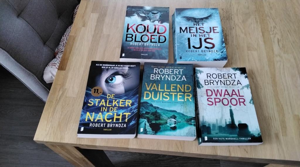 Robert Bryndza Thriller Boeken Set (5 stuks), Boeken, Thrillers, Ophalen of Verzenden, Zo goed als nieuw, Robert Bryndza, Europa overig