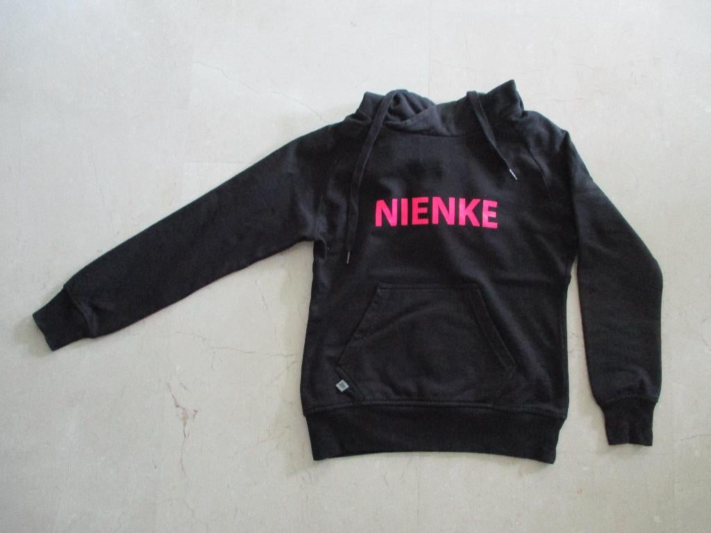 mooie zwarte trui van Reece met naam: Nienke, Zwart, Ophalen of Verzenden, Zo goed als nieuw, Maat 34 (XS) of kleiner