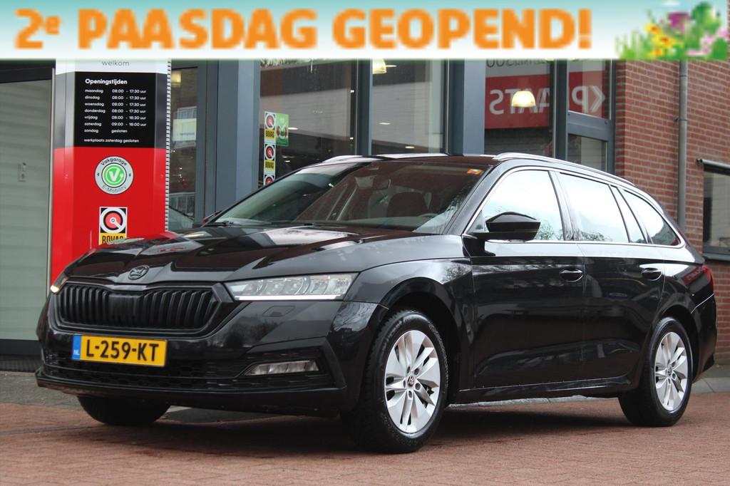 SKODA Octavia Combi 1.0 TSI *Business* | Trekhaak | Carplay, Metallic lak, Stof, Gebruikt, Zwart
