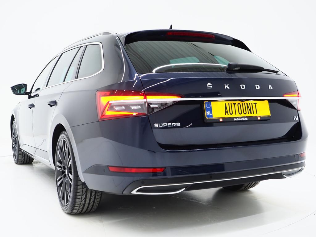 Skoda Superb Combi 1.4 TSI iV Laurin & Klement | Panoramadak, Gebruikt, Zwart, 4 cilinders, Blauw