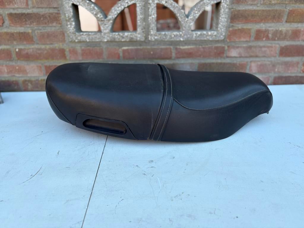 Piaggio quartz SKR skipper zadel, Ophalen of Verzenden, Zo goed als nieuw, Zadel, Piaggio