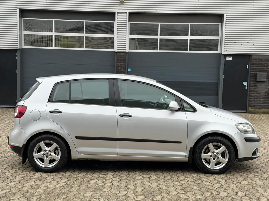 Volkswagen Golf Plus 1.4 Turijn AIRCO PDC TREKHAAK Nieuw APK, Stof, Gebruikt, 4 cilinders, Bedrijf