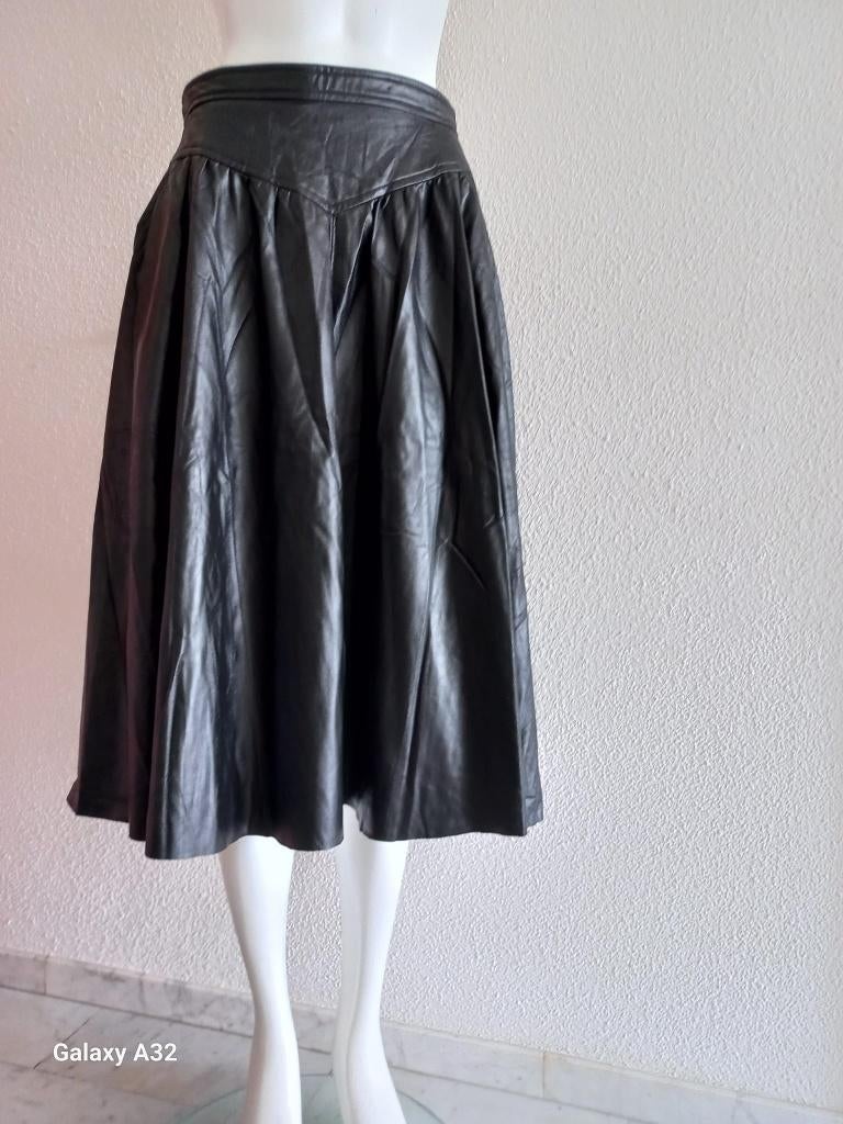 Wijd uitlopende A-line rok van PU leer, maat 38, Maat 38/40 (M), Zwart, Ophalen of Verzenden, Zo goed als nieuw