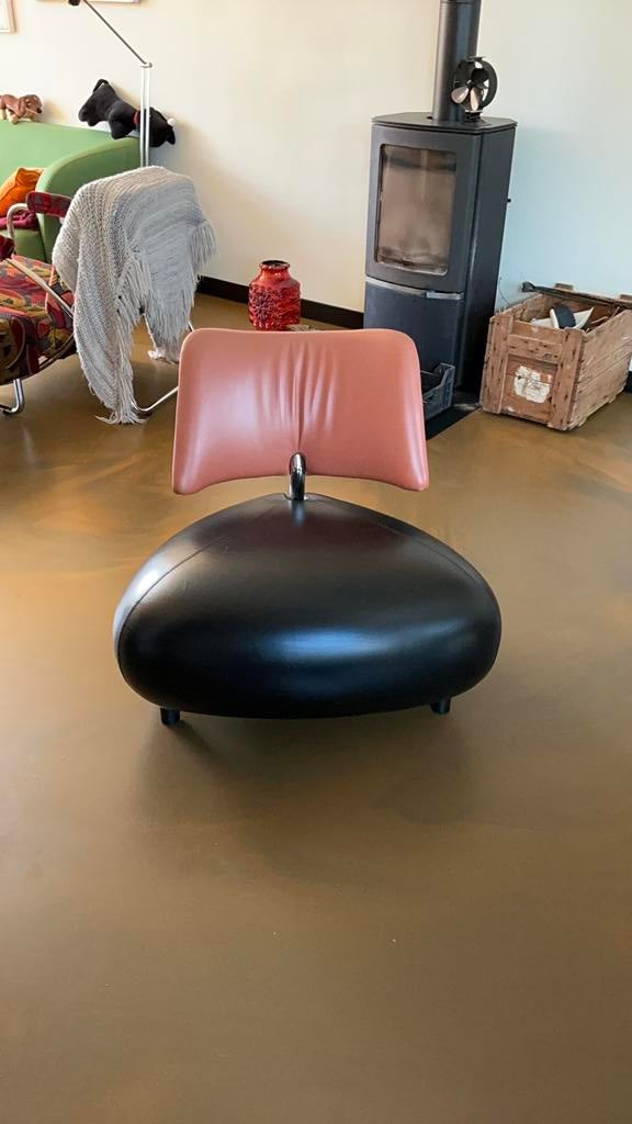 Zwart en zalmkleurige Leolux Pallone stoel, Ophalen, Gebruikt, 75 tot 100 cm, Leer