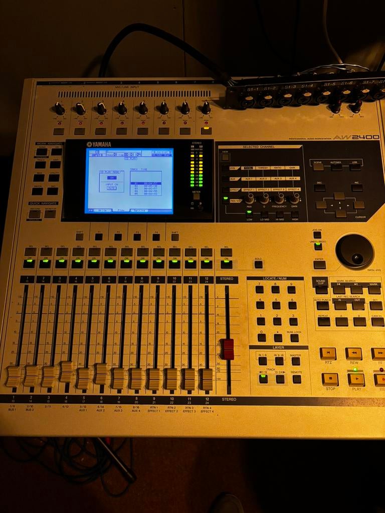 Yamaha AW2400 met MY-8 AD 96 kaart, Muziek en Instrumenten, Mengpanelen, Ophalen of Verzenden, Gebruikt, 10 tot 20 kanalen