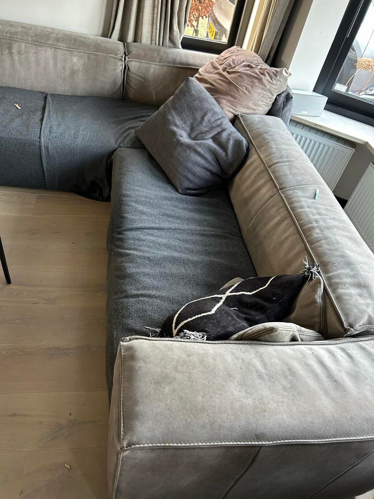 Zandkleurige hoekzitbank van geschuurd leer, Huis en Inrichting, Banken | Bankstellen, Ophalen, Gebruikt, Hoekbank, 300 cm of meer