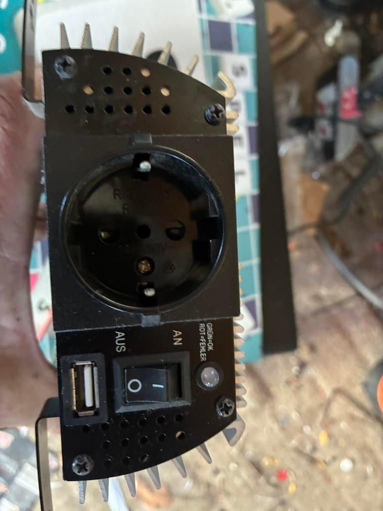 300 watt omvormer, Ophalen of Verzenden, Zo goed als nieuw