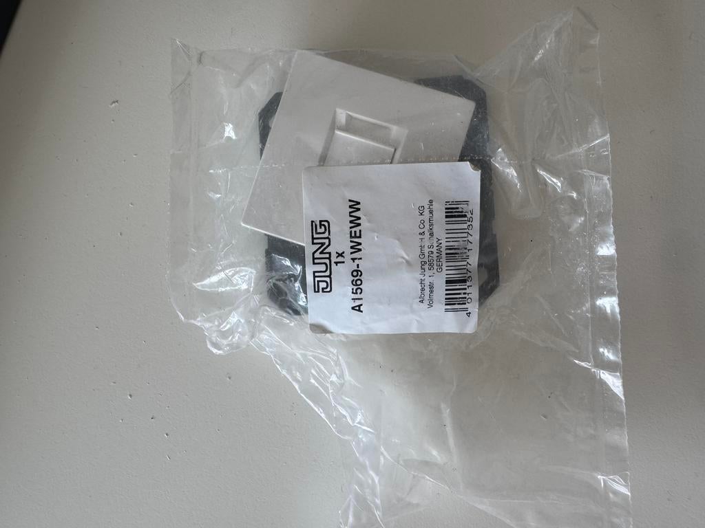 JUNG A1569-1WEWW, Ophalen of Verzenden, Zo goed als nieuw, Stopcontact