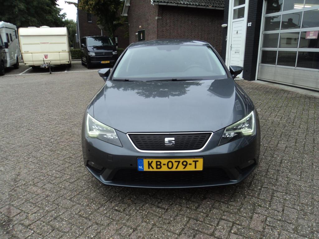 Seat Leon 1.0 EcoTSI Style Connect Cruise Camera Navigatie, Voorwielaandrijving, Stof, Gebruikt, Leon