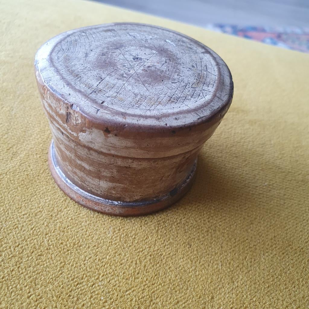 Handgedraaid 17e/18e eeuws houten zalfpotje., Ophalen of Verzenden