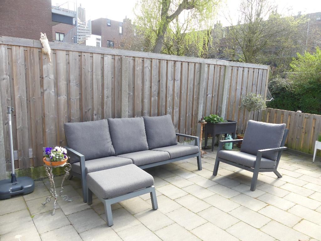 tuinset en kussenbox, Ophalen, 4 zitplaatsen, Aluminium, Zo goed als nieuw