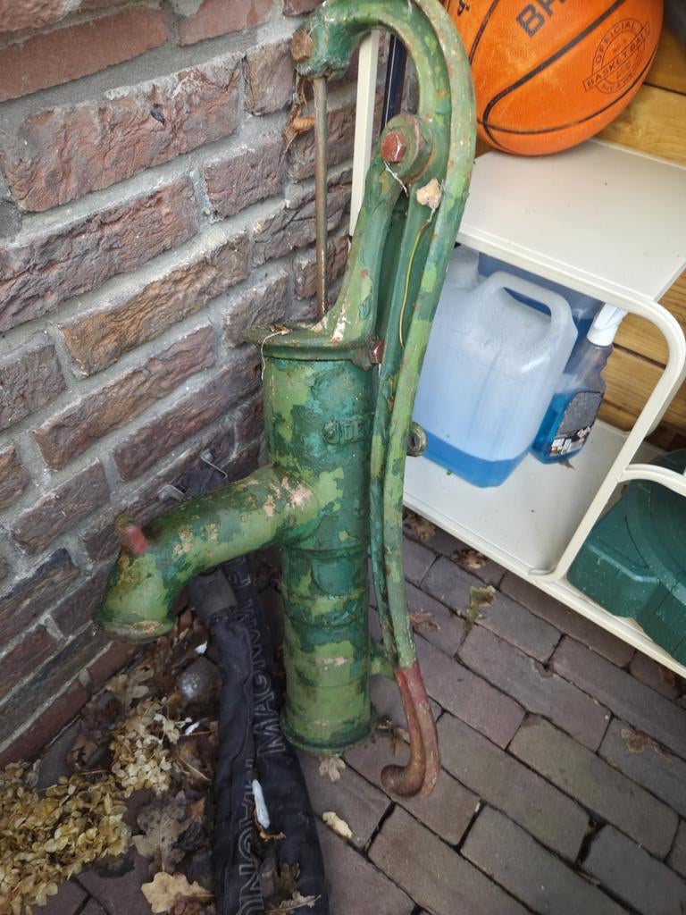 Oude waterpomp, Tuin en Terras, Ophalen, Gebruikt, Handmatig, Overige typen