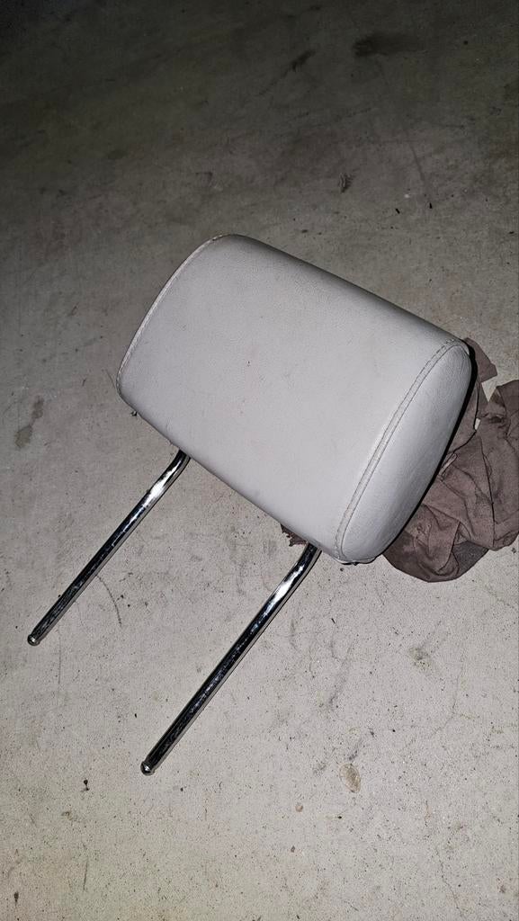 BMW E36 Leren Hoofdsteun - Gebruikt maar bruikbaar, Ophalen of Verzenden, Gebruikt, BMW