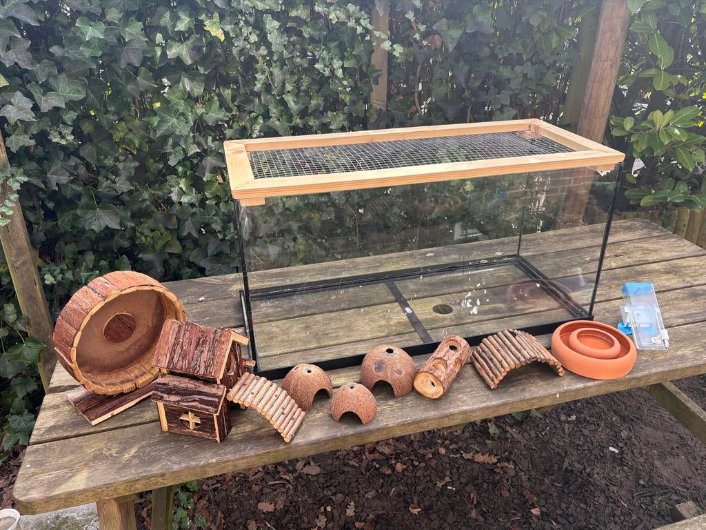 Hamster terrarium 80x35 cm met toebehoren, Kooi, Zo goed als nieuw, Hamster, 75 tot 110 cm