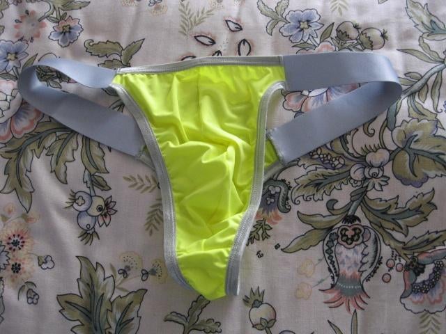 Te koop heren string roze en in de kleur geel, Verzenden, Roze, Slip