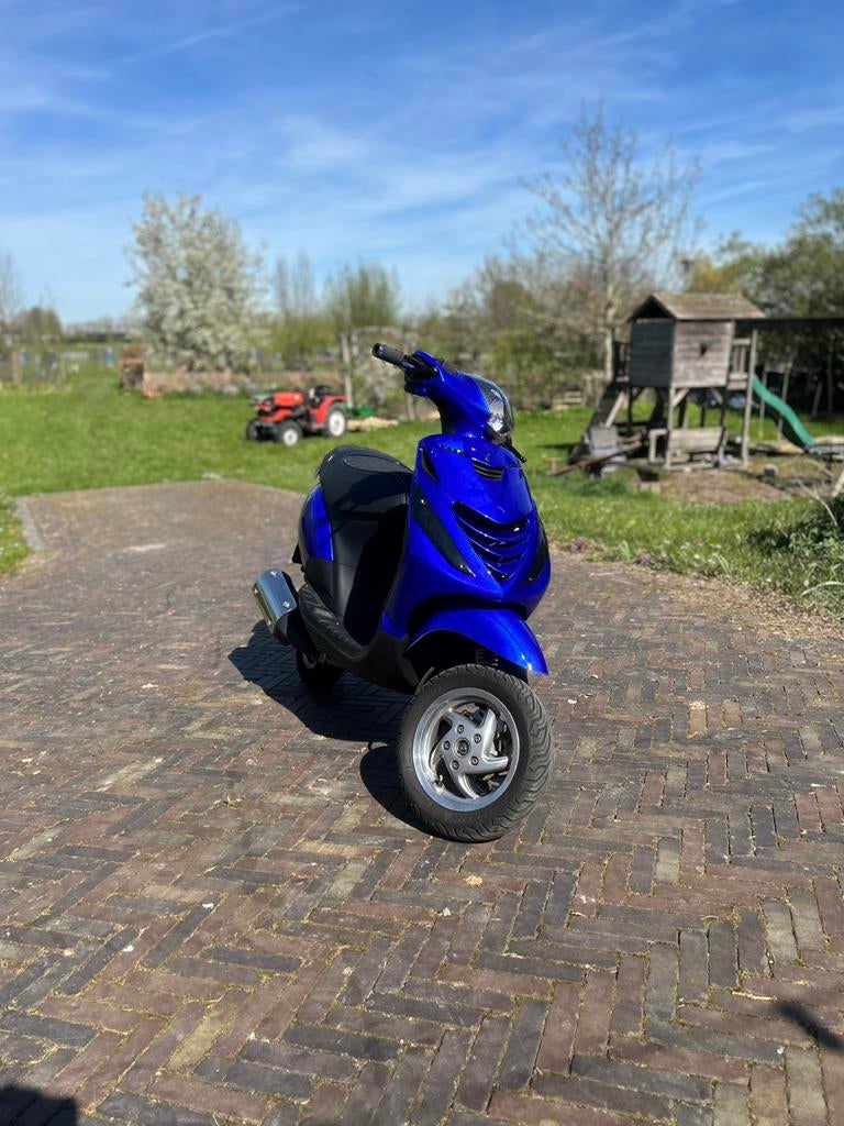 Zip 150cc a1 - Nieuwstaat, Fietsen en Brommers, Scooters | Piaggio, Nieuw, Zip, Benzine, Ophalen of Verzenden