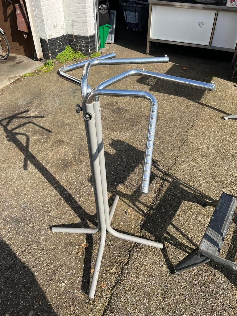 Kledingrek met 4 armen in hoogte verstelbaar, Kleding | Dames, Kledingrekken, Ophalen, Gebruikt