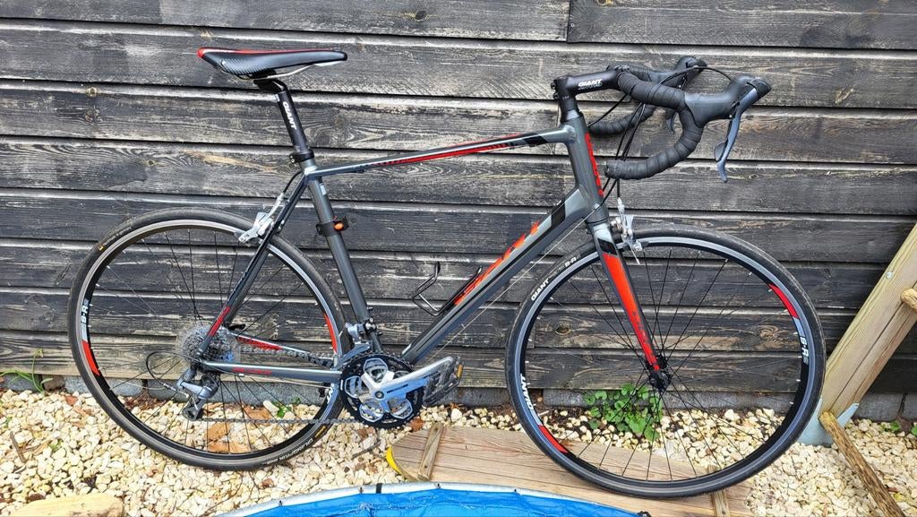 Giant Defy ALUXX Racefiets - Shimano Claris Afgemonteerd, Fietsen en Brommers, 28 inch, Gebruikt, Aluminium, Meer dan 20 versnellingen