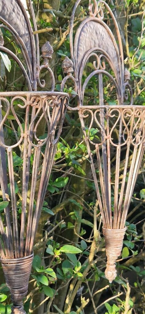 2 super mooie decoratieve plantenhangers (brocante), Gebruikt, Minder dan 60 cm, Ophalen of Verzenden, Metaal