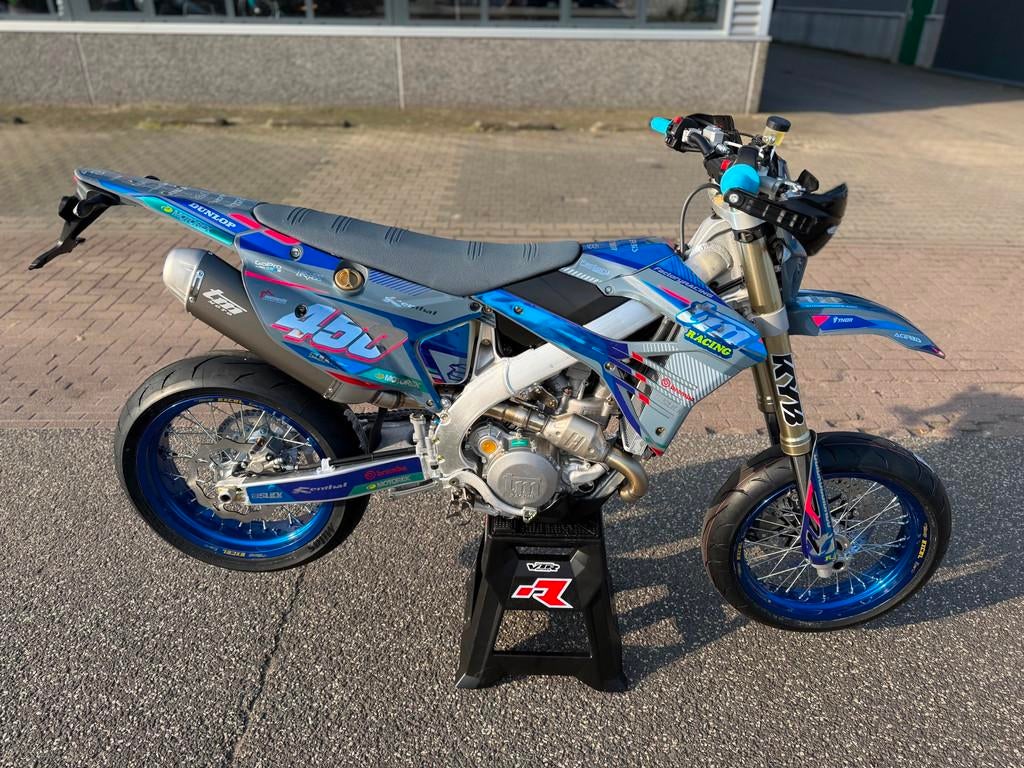 TM 450 SMR A2 Supermotard Kenteken Supermoto NIEUW! no KTM e, Motoren, 450 cc, Via Fano
Pesaro PU  Pesaro PU, IT, Bedrijf, Toermotor