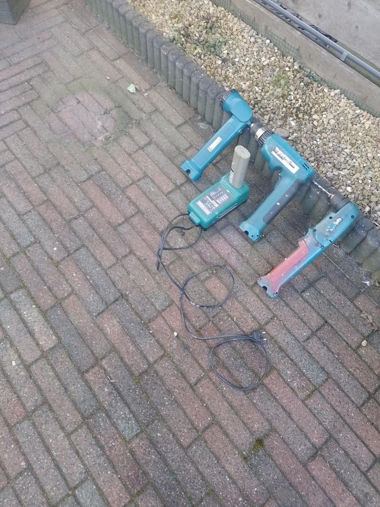 Gereedschap makita.2 boormachines met accu en lamp., Ophalen, Rolsteiger of Kamersteiger, Minder dan 2 meter