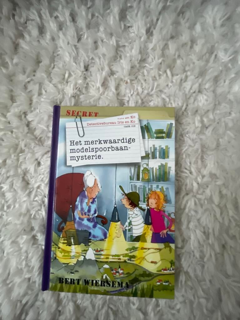 Detectivebureau Iris en Ko - Het merkwaardige modelspoorbaan, Ophalen, Gelezen