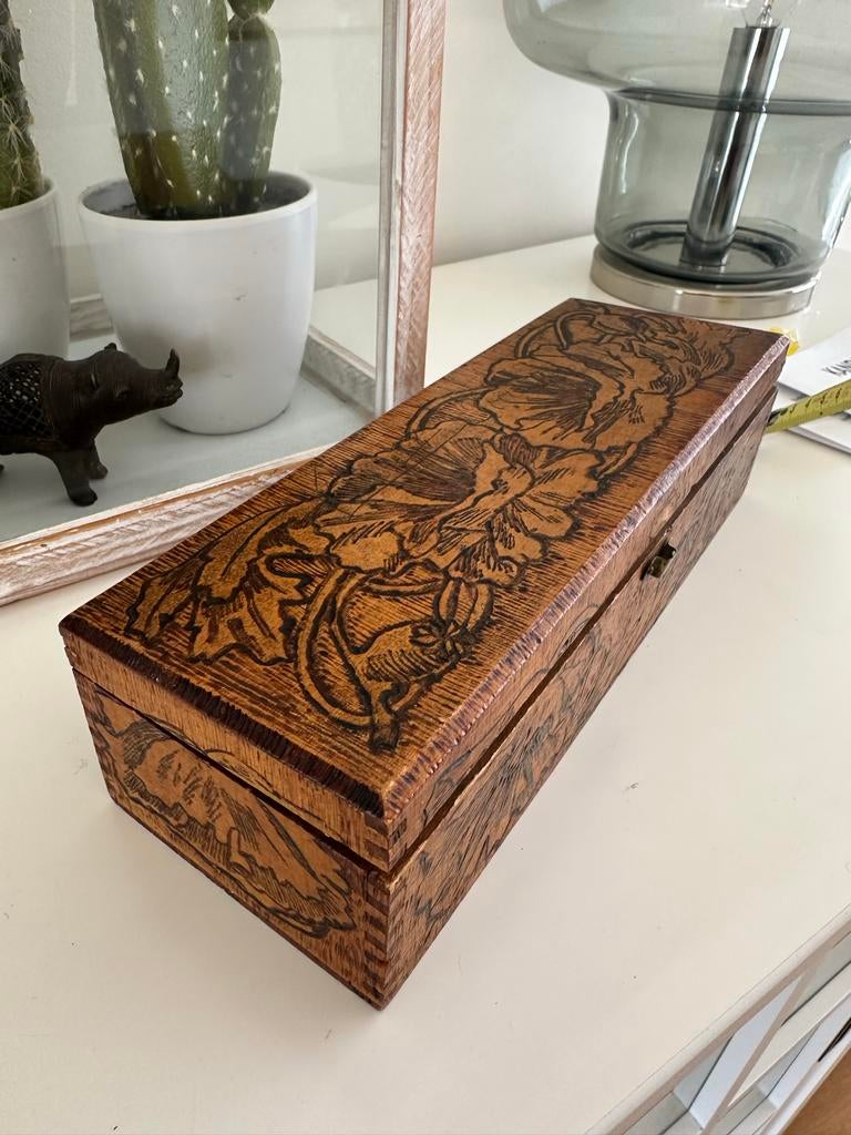 Antieke Flemish Art pyrografie doos, Verzenden