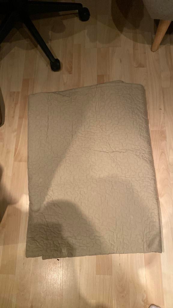 Taupe kleurige plaid/sprei voor bed/bank caravan accessoire, Caravans en Kamperen, Ophalen of Verzenden