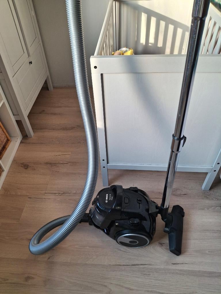 Bosch Stofzuiger zonder zak BGS05BL1H, Ophalen of Verzenden, Zo goed als nieuw, Reservoir, Stofzuiger