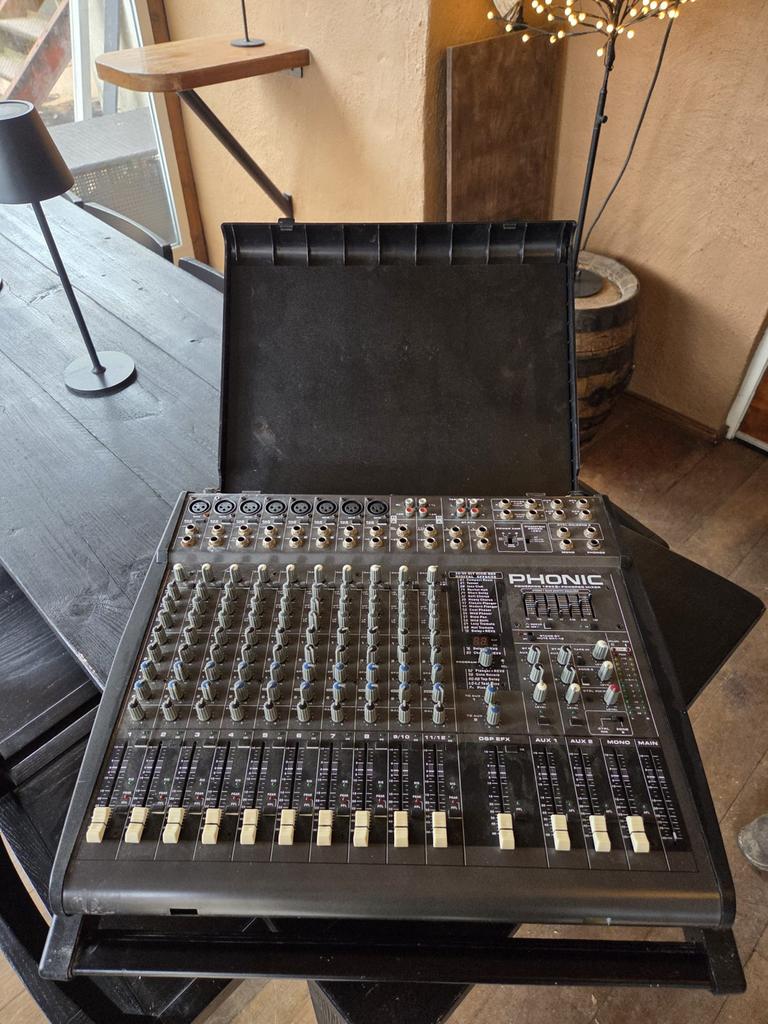 Phonic Powerpod 1860 Plus V1.0 Mengpaneel, Muziek en Instrumenten, Ophalen, Gebruikt, 10 tot 20 kanalen, Microfooningang