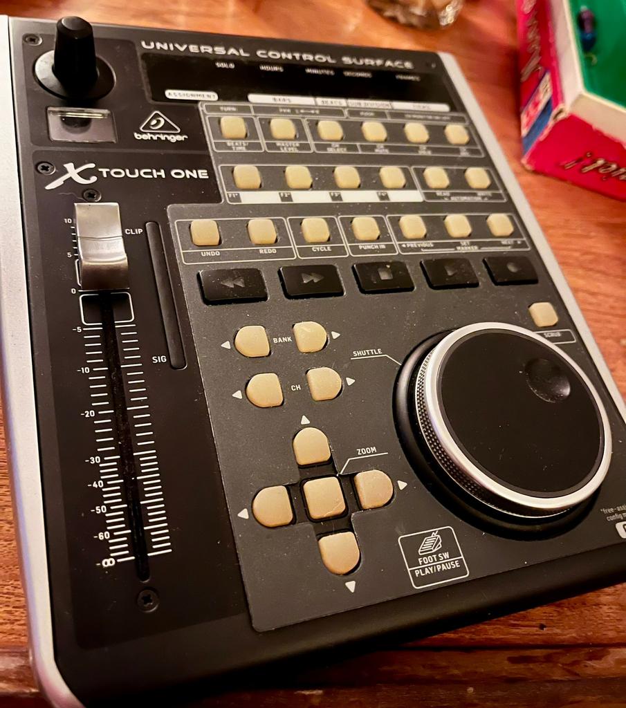 We X-Touch One DAW controller, Muziek en Instrumenten, Dj-sets en Draaitafels, Zo goed als nieuw, Pioneer, Ophalen of Verzenden