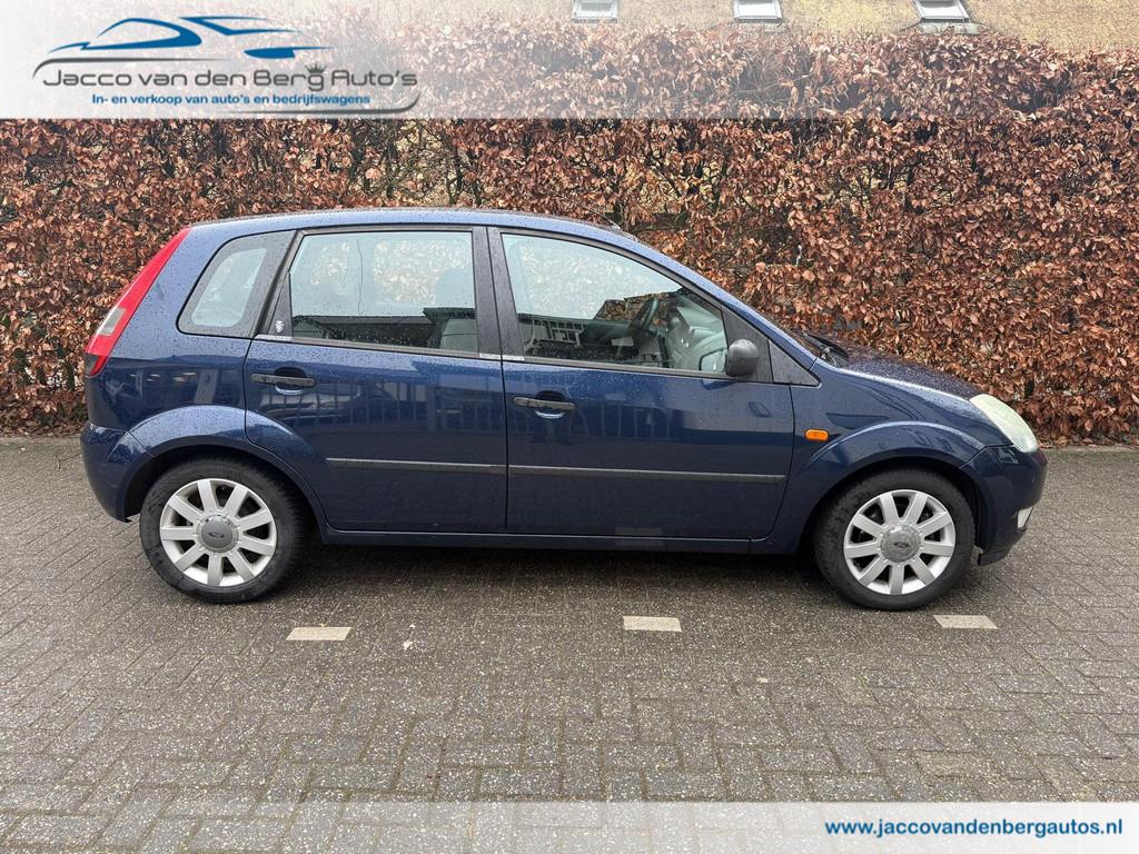 Ford Fiesta 1.4i 16V Ambiente I Airco I Nieuwe APK, Voorwielaandrijving, 15 km/l, 4 cilinders, Blauw