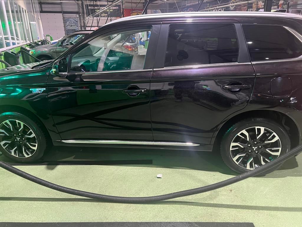 Mitsubishi Outlander 2.0 Dohc Mivec Phev 203pk 4WD CVT 5P, Automaat, 135 pk, 4 cilinders, 1820 kg