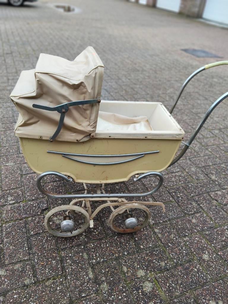 Oude Souplex kinderwagen voor poppen, Ophalen