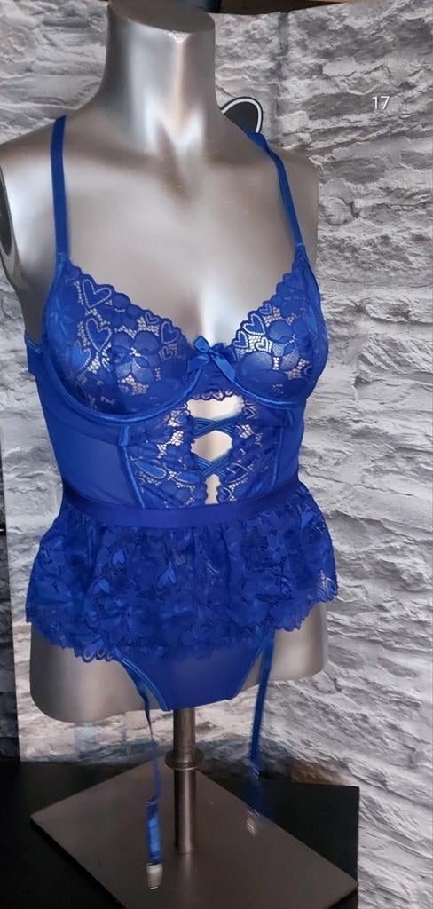 Sexy blauwe stringbody met jarretelles M, Kleding | Dames, Ondergoed en Lingerie, Ophalen of Verzenden, Blauw, Body of Korset
