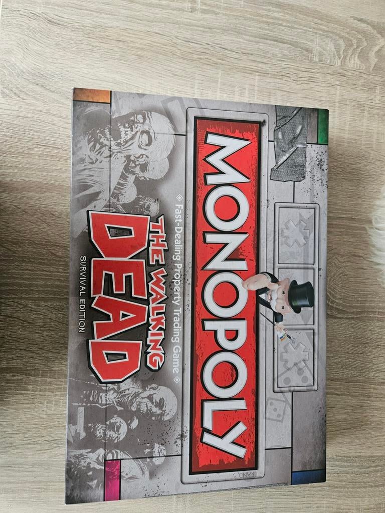 Monopoly The Walking Dead - Compleet, Engelstalig, Vijf spelers of meer, Ophalen, Zo goed als nieuw, Hasbro