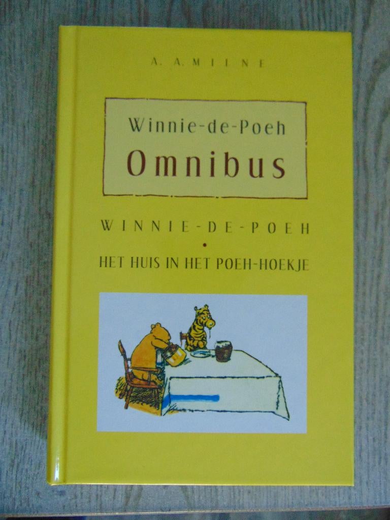 Winnie-de-Poeh omnibus boek - het huis in het poeh-hoekje, Ophalen of Verzenden, Zo goed als nieuw, A.A. Milne, Fictie algemeen