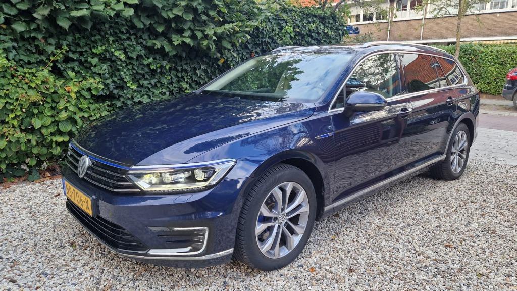 Volkswagen Passat 1.4 TSI Phev 218pk 6-DSG 2015 Blauw, Auto's, Volkswagen, Beige, Blauw, Alcantara, 1600 kg
