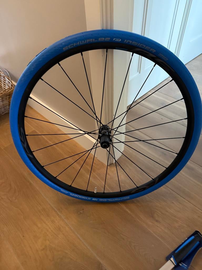 Nieuw Shimano RS370 wiel met Schwalbe indoor band, Ophalen, Nieuw, Algemeen, Wiel