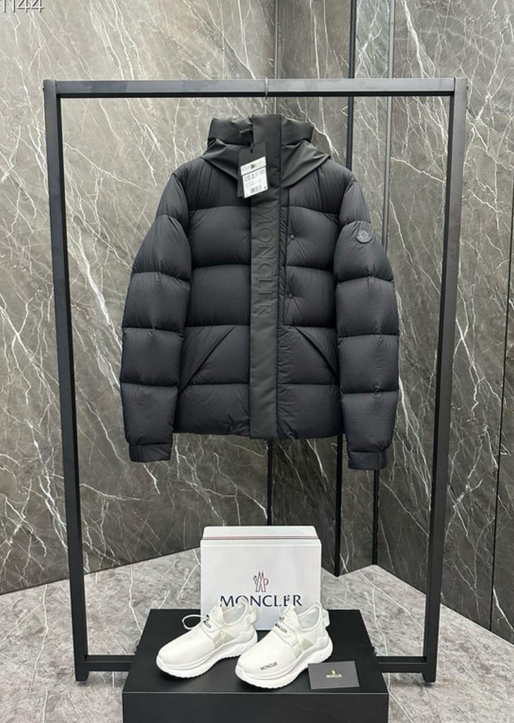 Designer jassen, Ophalen of Verzenden, Zo goed als nieuw, Overige maten, Zwart