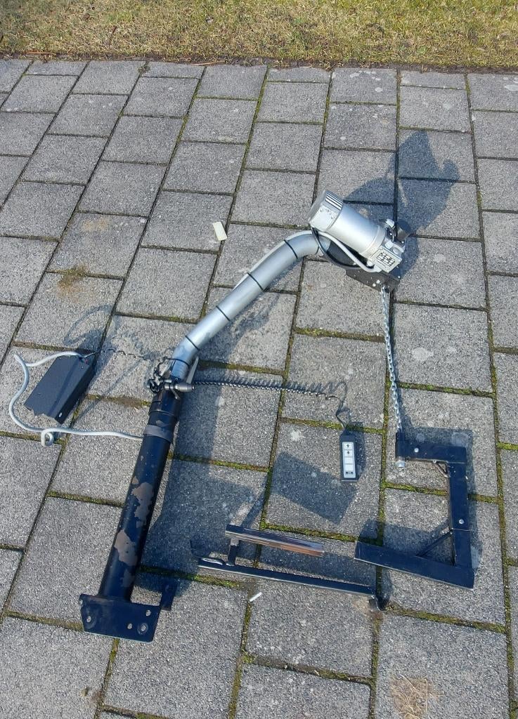 Kofferbaklift zware hulpmiddelen (rolstoel / scootmobiel), Diversen, Rolstoelen, Gebruikt, Elektrische rolstoel, Ophalen