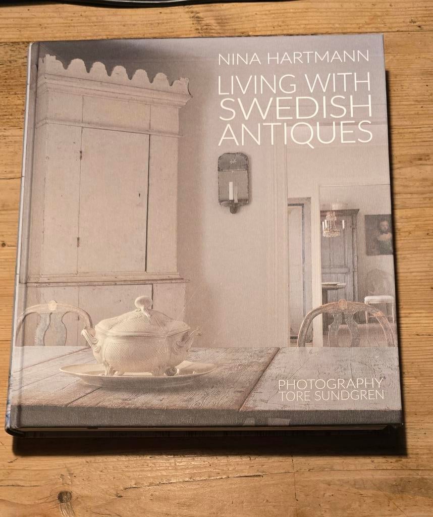 Boek Living with Swedish Antiques Nina Hartmann, Ophalen of Verzenden